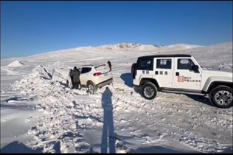 人保财险内蒙古锡林郭勒盟分公司：不惧风雪 暖心相伴