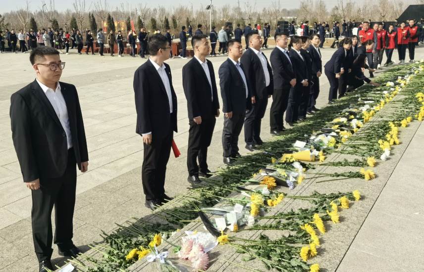 人保财险内蒙古鄂尔多斯达拉特旗支公司清明祭英烈