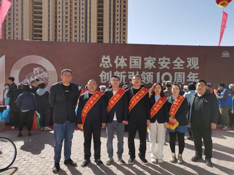 人保财险内蒙古巴彦淖尔市分公司开展全民国家安全教育日普法宣传活动