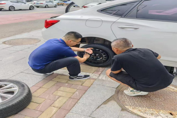 从城市到草原，从日出到深夜——人保查勘员书写假日服务答卷