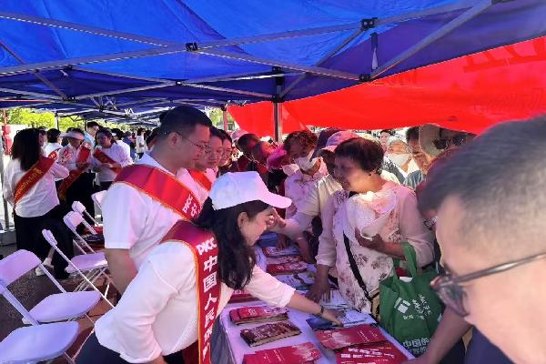呼和浩特：开展7·8全国保险公众宣传日活动