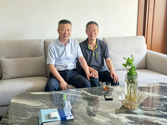 传递组织温暖 赓续红色血脉  ——人保财险乌兰察布市分公司开展“七一”走访慰问
