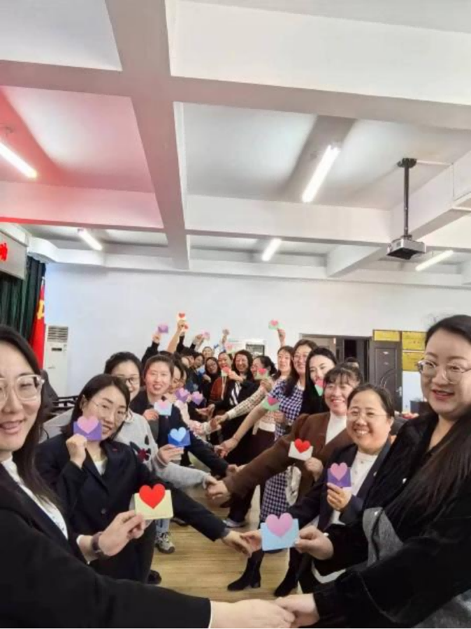 魅力巾帼 向美而生-人保财险内蒙古分公司系统多地分支机构开展形式多样的三八妇女节庆祝活动。591(1).png