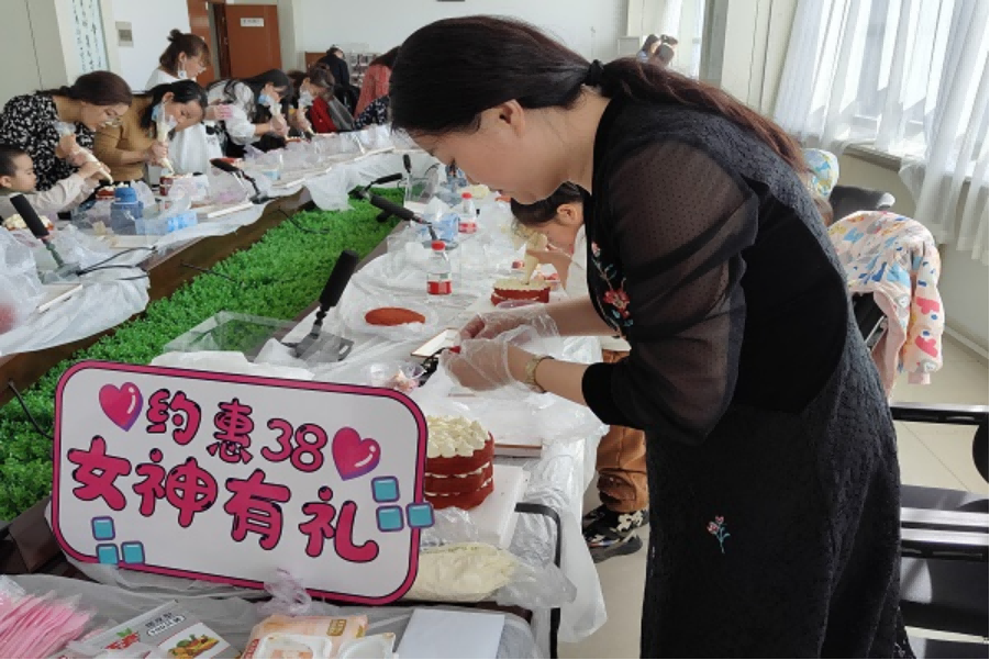 魅力巾帼 向美而生-人保财险内蒙古分公司系统多地分支机构开展形式多样的三八妇女节庆祝活动。1151(1).png